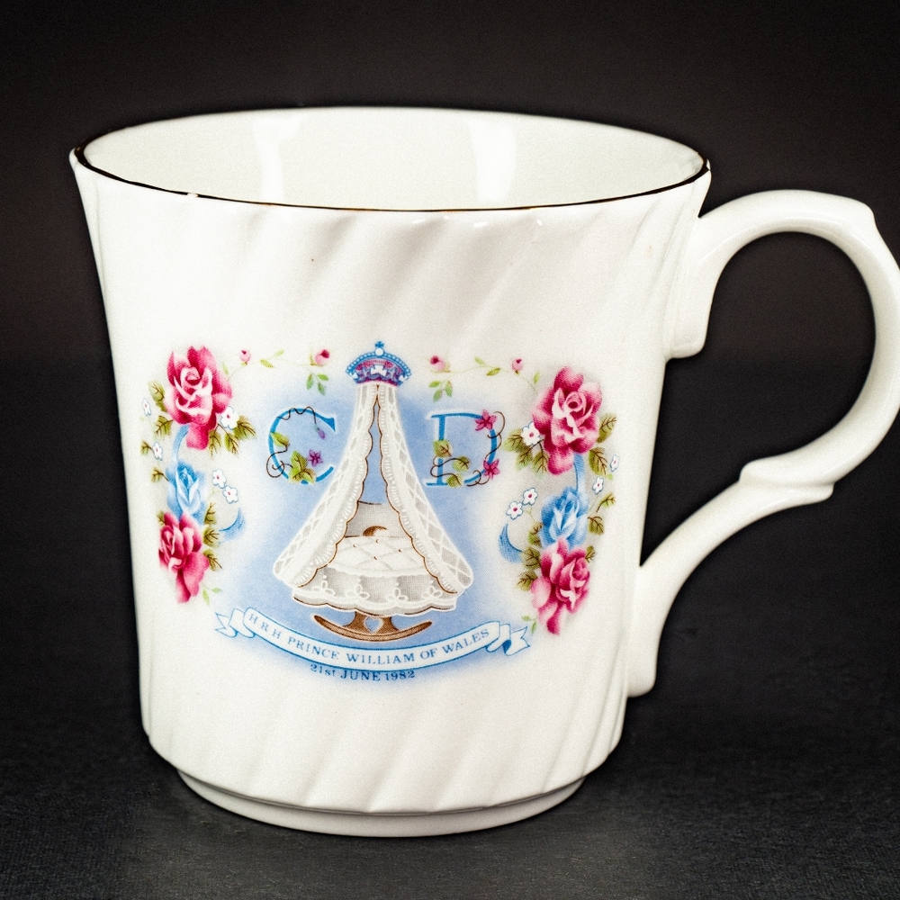 Fine bone china mug Crown Trent for Prince William's birth celebration